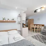 شقة Charming With Parking And Balcony In By Renters كارباش