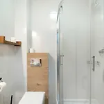 Charming With Parking And Balcony In By Renters شقة *