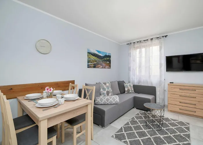 Appartamento Charming With Parking And Balcony In By Renters *